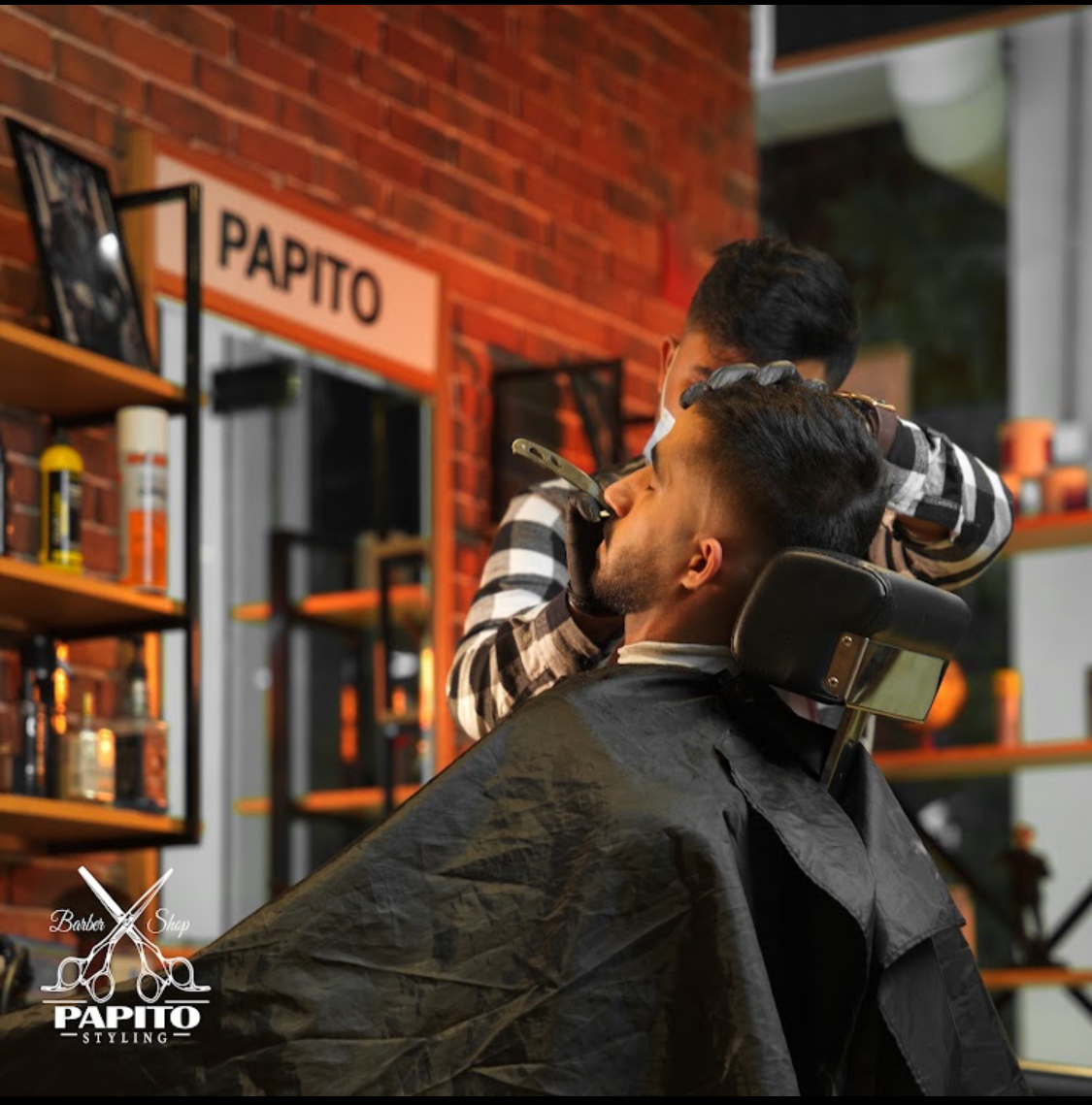 PAPITO barber at work
